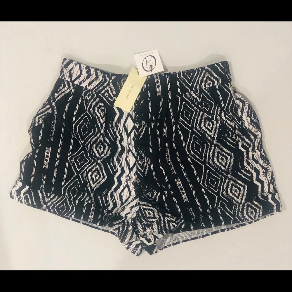 Skies Are Blue Printed Short